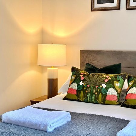 Clifford'S Reach At Bluebridge Court With Free Parking Apartman York Kültér fotó